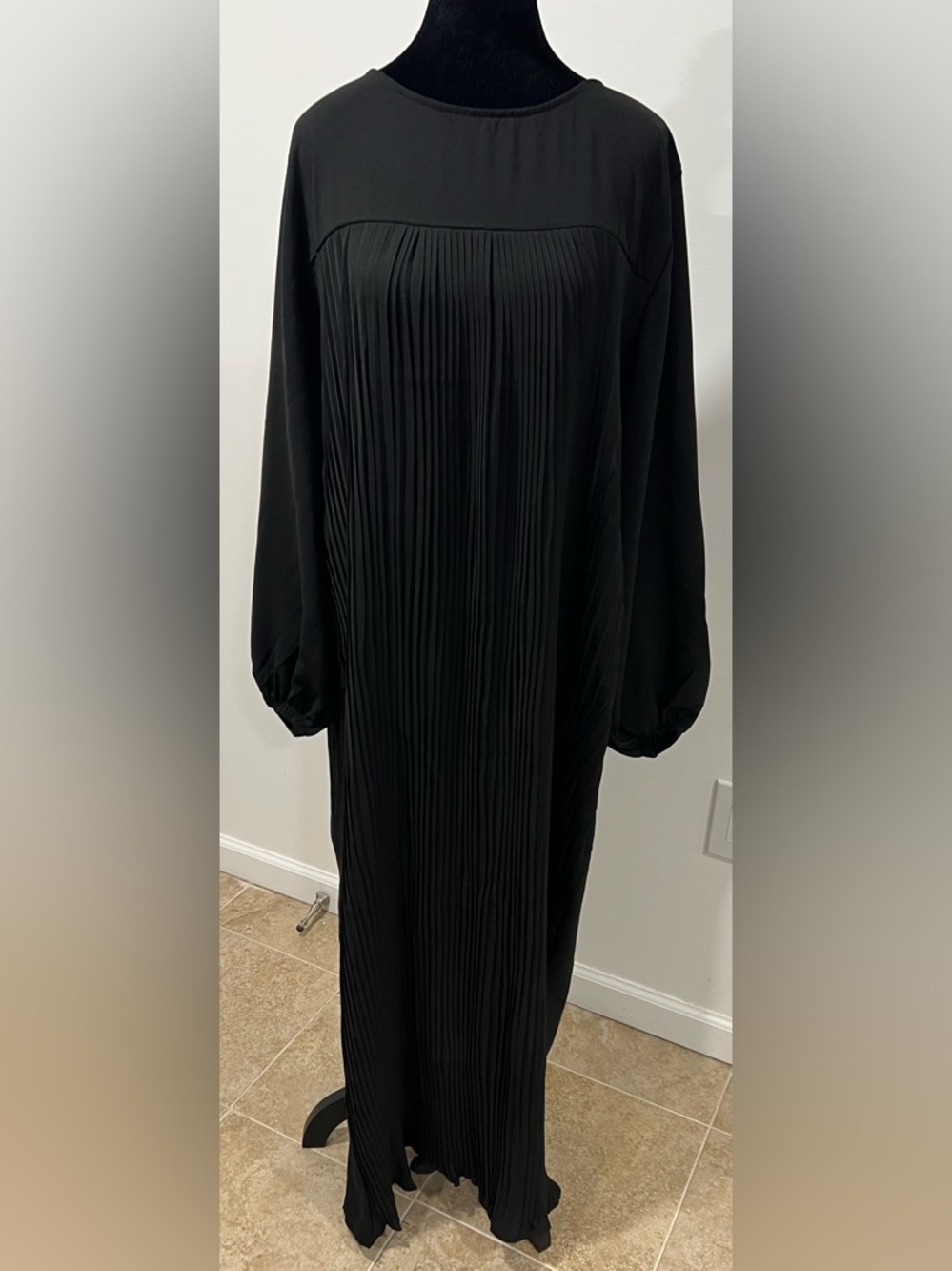LIKE NEW🖤❤️Black Pleated Long Sleeve Women's Dress